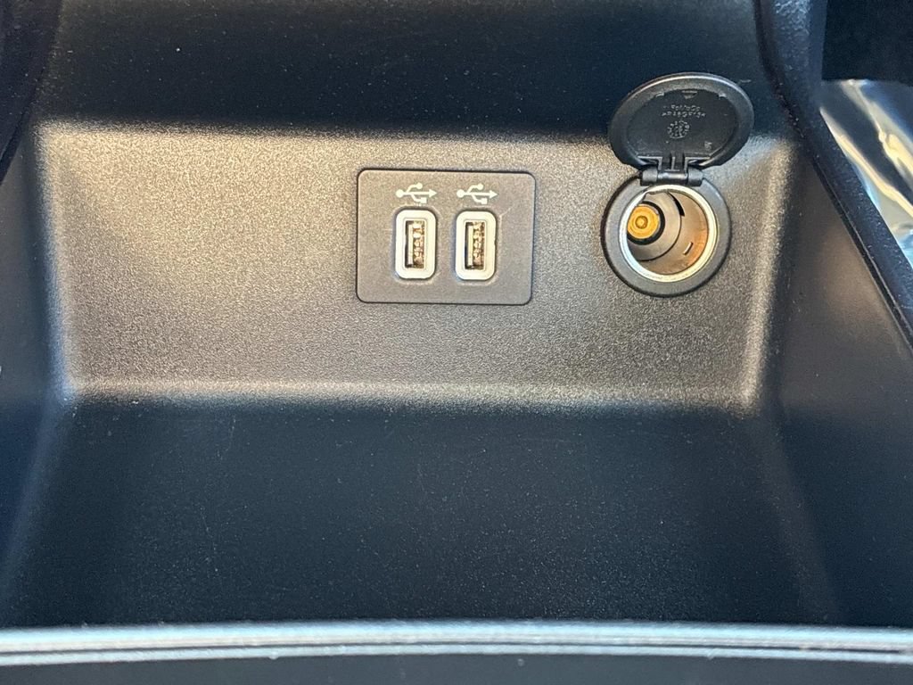 Used 2020 Ford Fusion SE FWD image 38