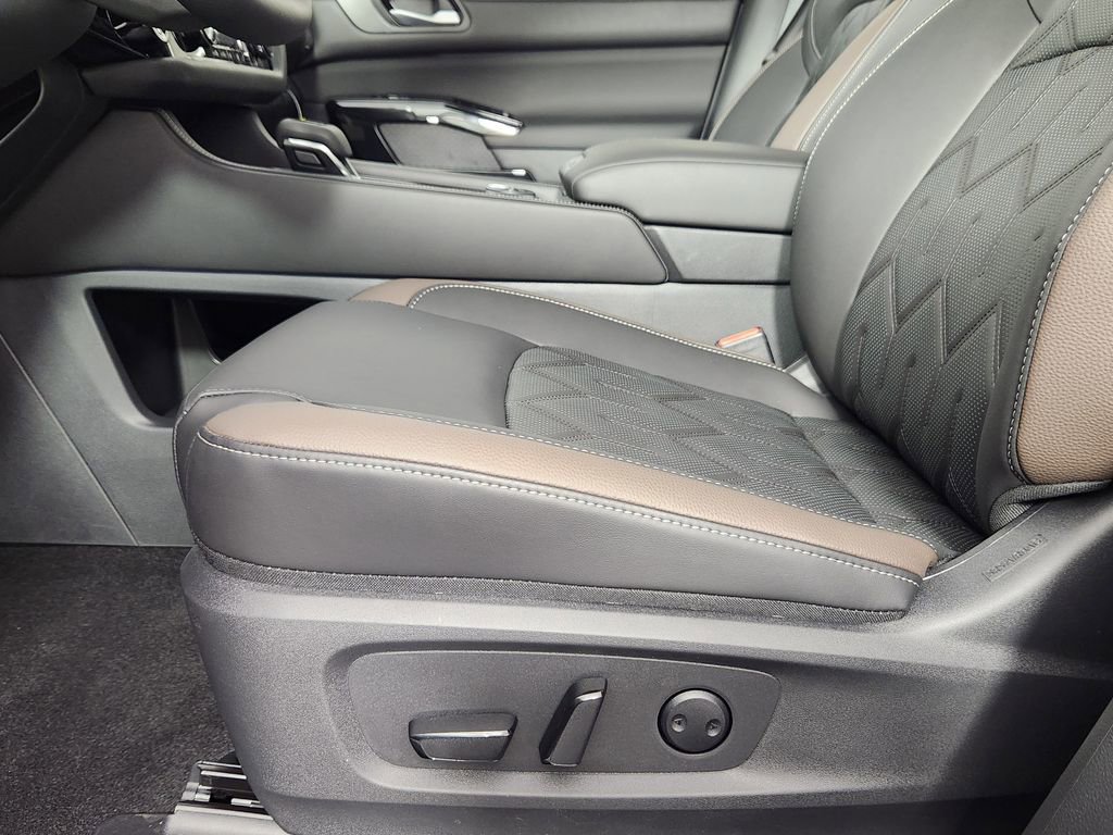 New 2026 Nissan Pathfinder Platinum w/ Cargo Package image 11