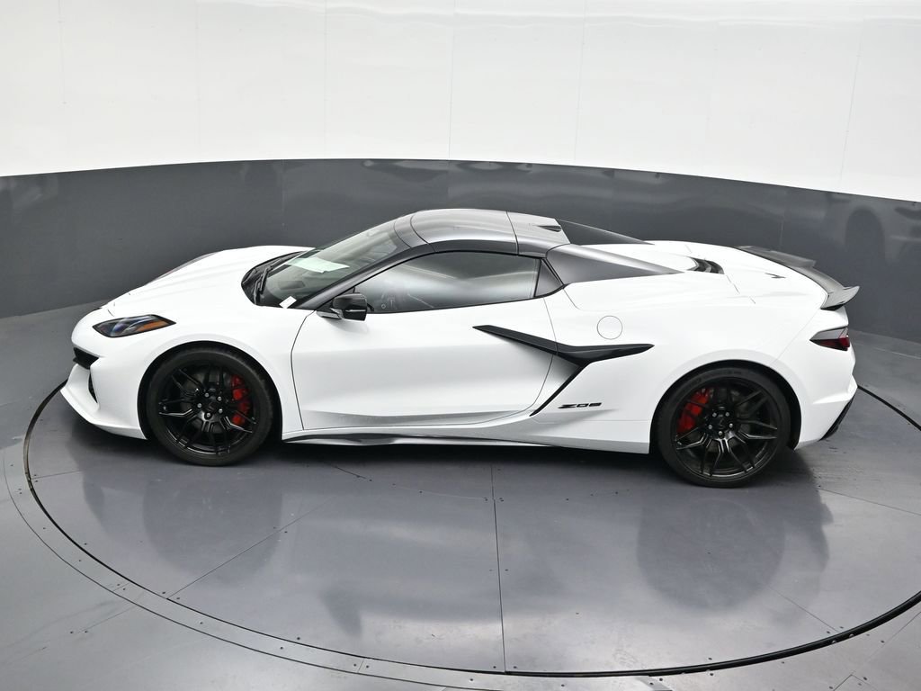 Used 2025 Chevrolet Corvette Z06 image 15