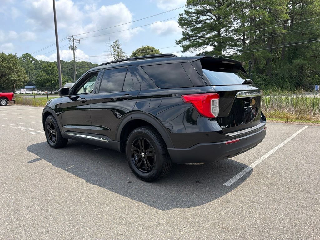 Used 2023 Ford Explorer XLT AWD/4WD image 7
