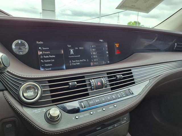 Used 2020 Lexus LS 500 w/ Interior Upgrade Package RWD image 30