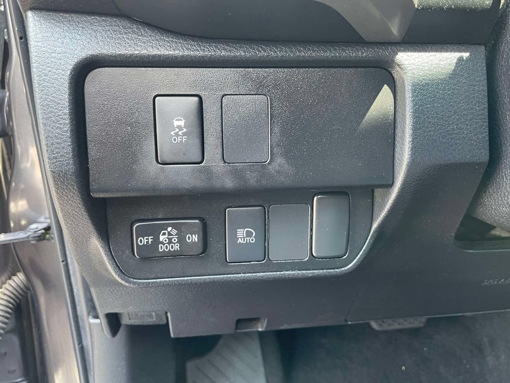 Used 2023 Toyota Tacoma SR5 AWD/4WD image 22