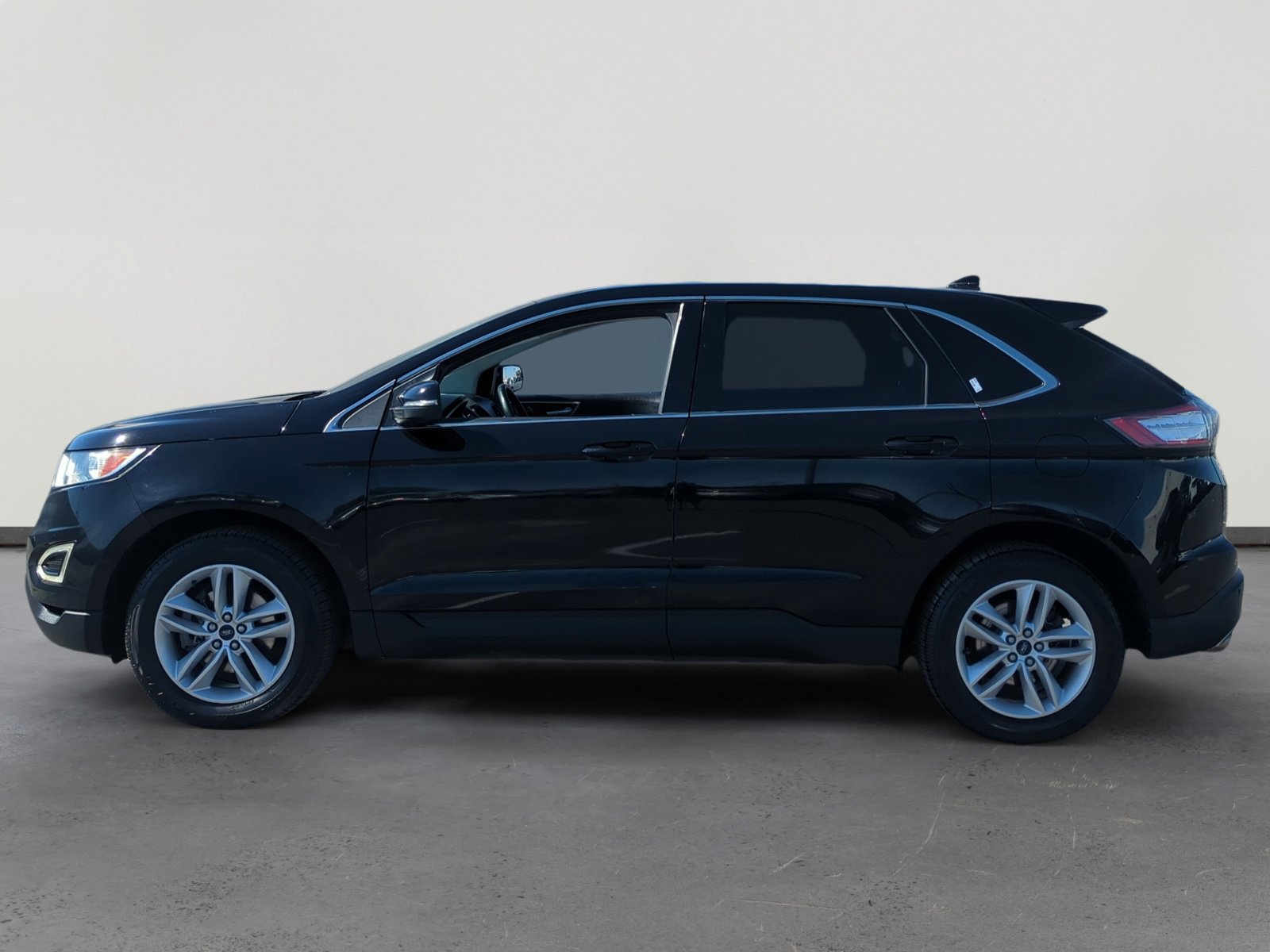 Used 2018 Ford Edge SEL w/ Equipment Group 201A image 2