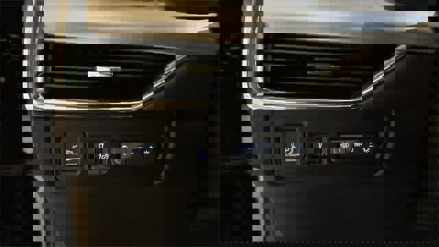 Used 2019 Cadillac XT4 Premium Luxury w/ Technology Package image 16