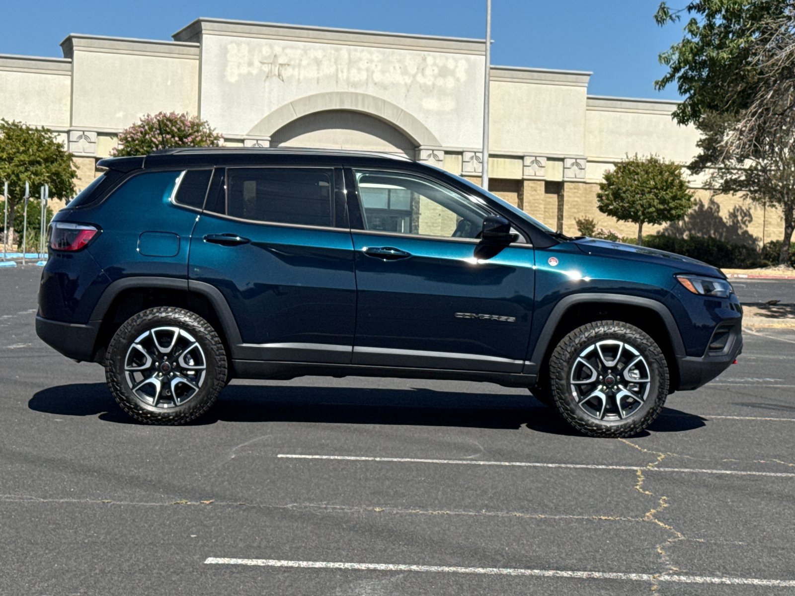 New 2026 Jeep Compass Trailhawk AWD/4WD image 3