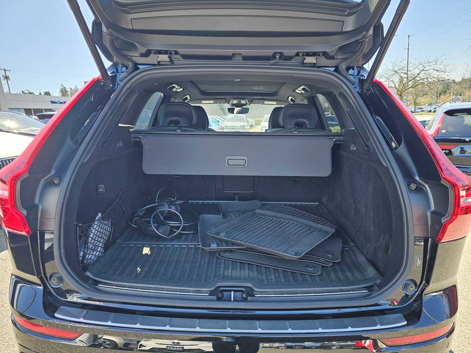 Certified 2024 Volvo XC60 T8 Ultimate w/ Protection Package Premier AWD/4WD image 18