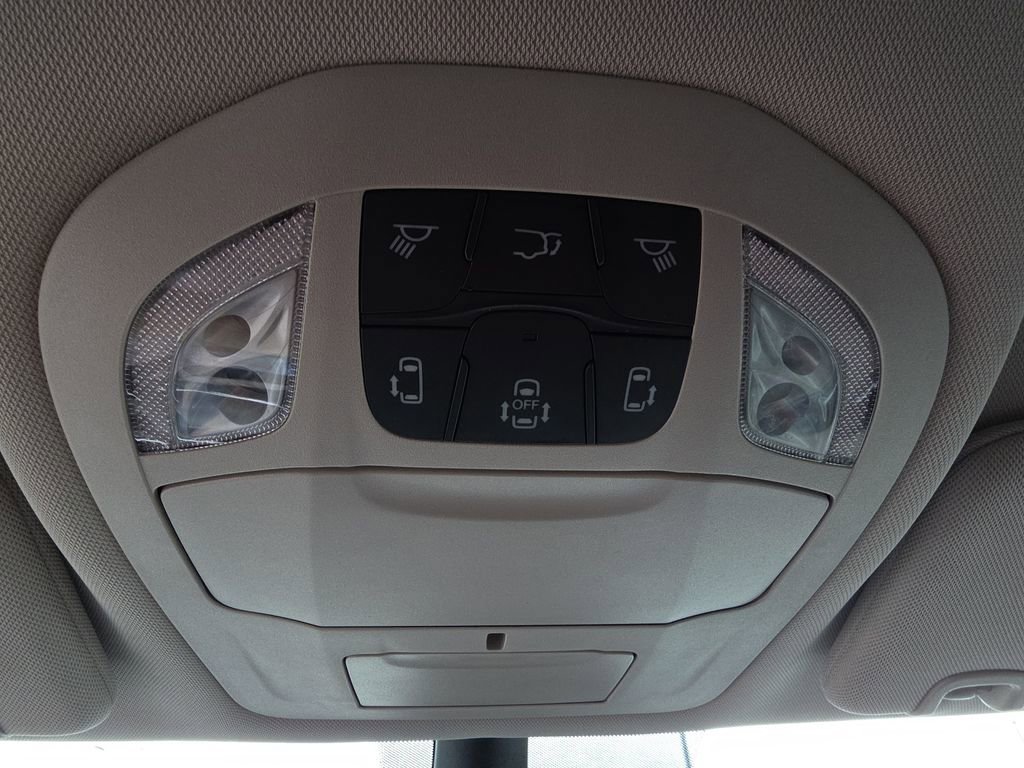 Used 2023 Chrysler Pacifica Touring-L FWD image 24