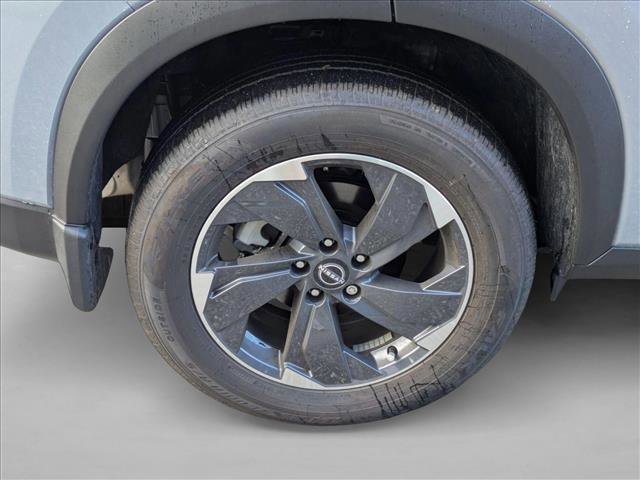 Used 2026 Nissan Rogue SV FWD image 9