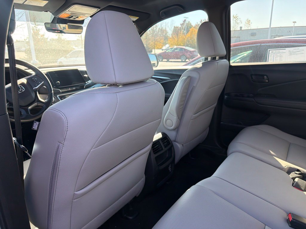 Used 2023 Honda Passport EX-L image 10