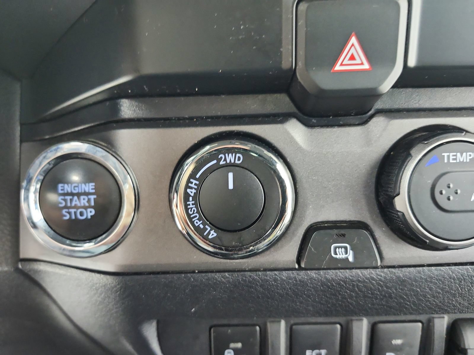 Used 2023 Toyota Tacoma TRD Sport w/ Technology Package AWD/4WD image 29