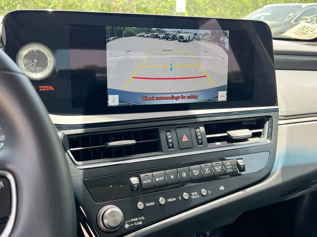 Certified 2025 Lexus ES 300h w/ Premium Package FWD image 16