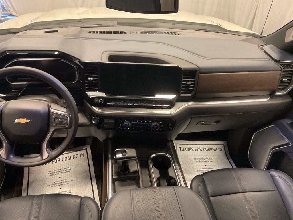 Used 2026 Chevrolet Silverado 1500 High Country AWD/4WD image 4