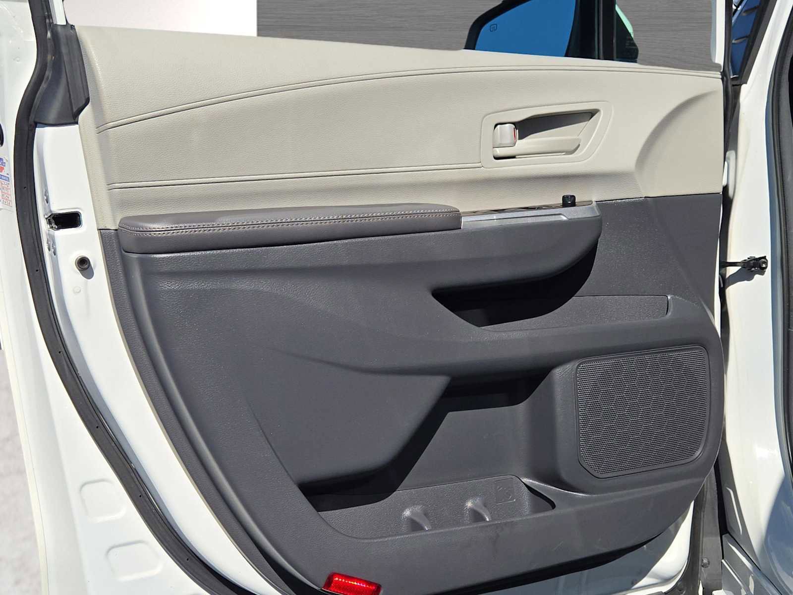 Used 2024 Toyota Sienna LE image 19