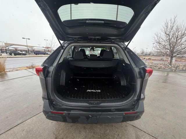 Used 2025 Toyota RAV4 XLE AWD/4WD image 24