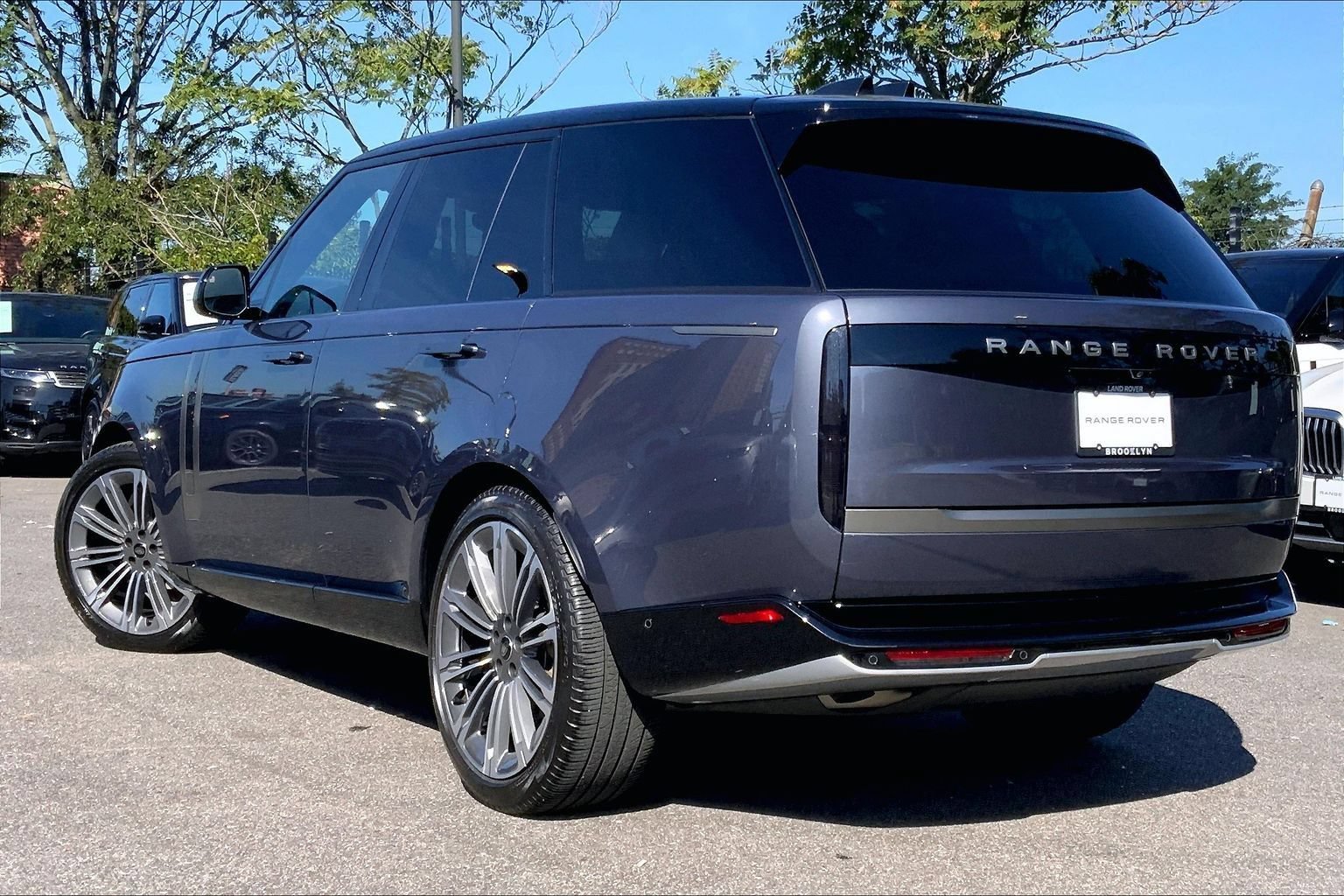 Certified 2024 Land Rover Range Rover SE AWD/4WD image 11