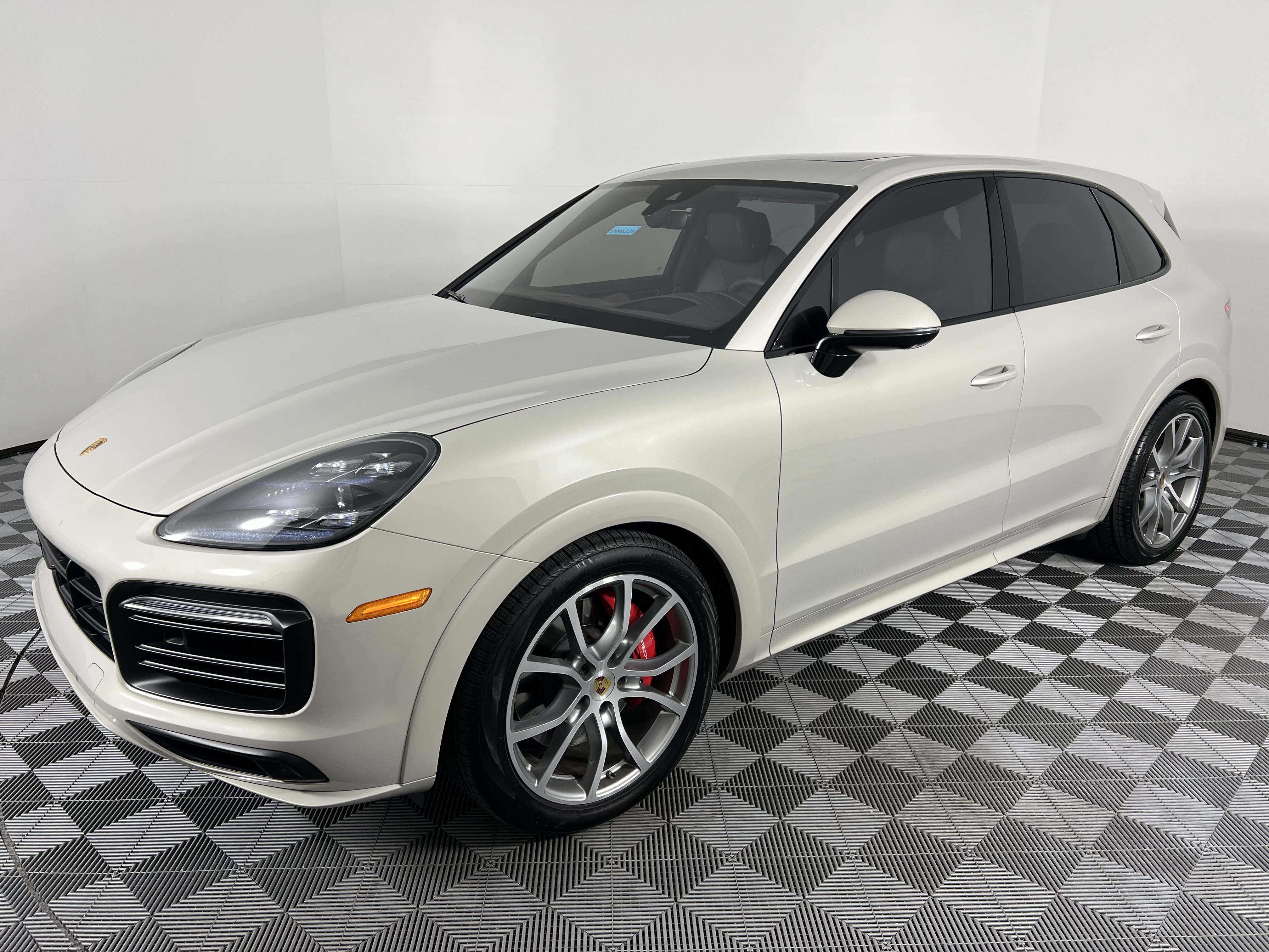Used 2021 Porsche Cayenne GTS image 8