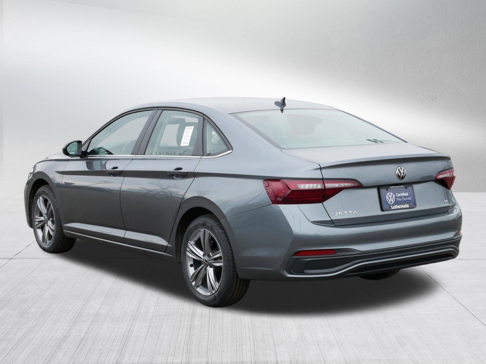 Certified 2024 Volkswagen Jetta SE image 5