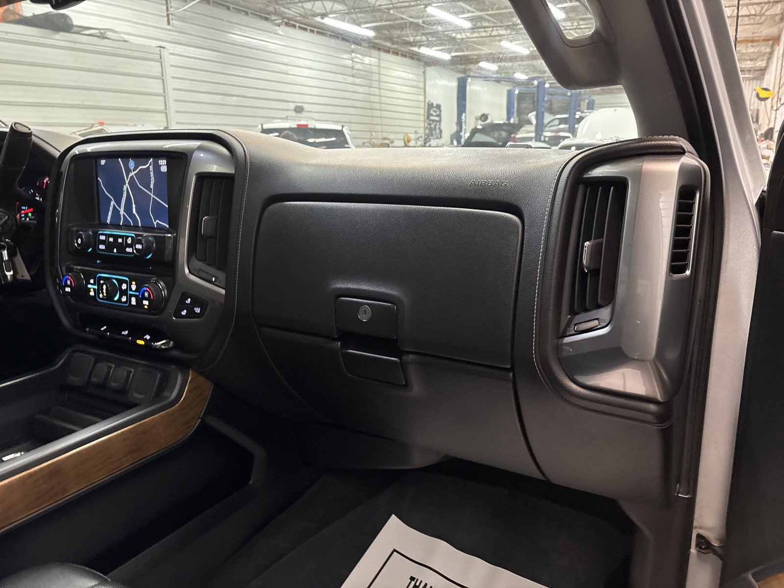 Used 2015 Chevrolet Silverado 2500 LTZ image 31