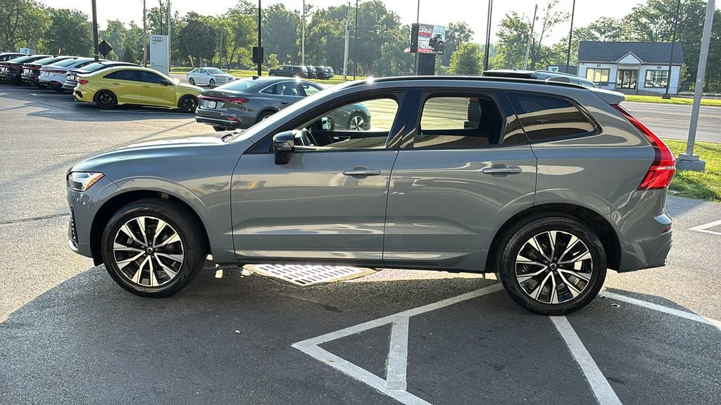 Used 2024 Volvo XC60 B5 Core w/ Climate Package AWD/4WD image 3