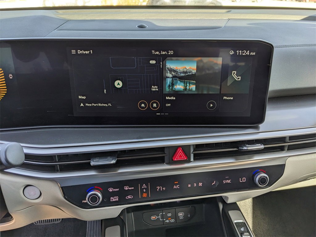 Certified 2025 Kia Sorento S w/ Panoramic Sunroof Package image 24