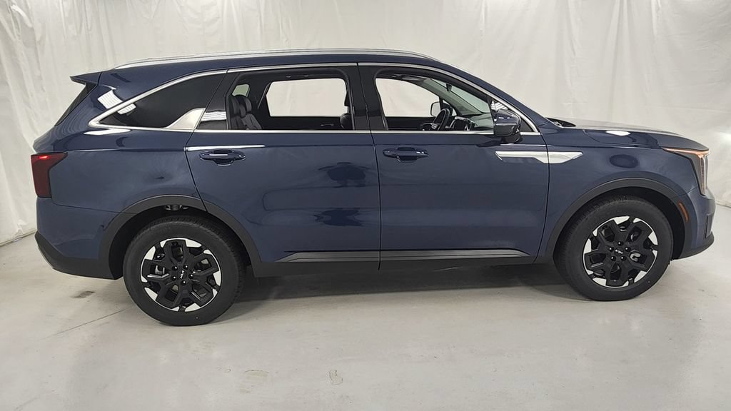 New 2026 Kia Sorento S w/ S Panoramic Sunroof Package FWD image 2