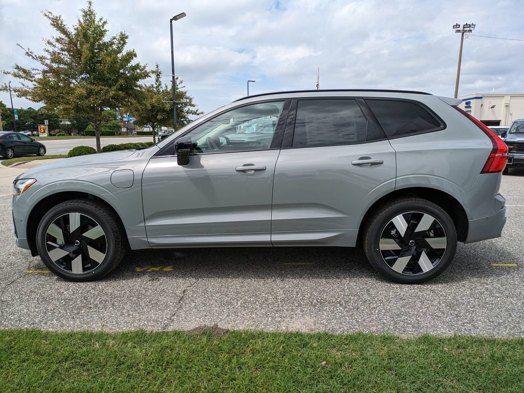 New 2025 Volvo XC60 T8 Plus w/ Protection Package Premier AWD/4WD image 7