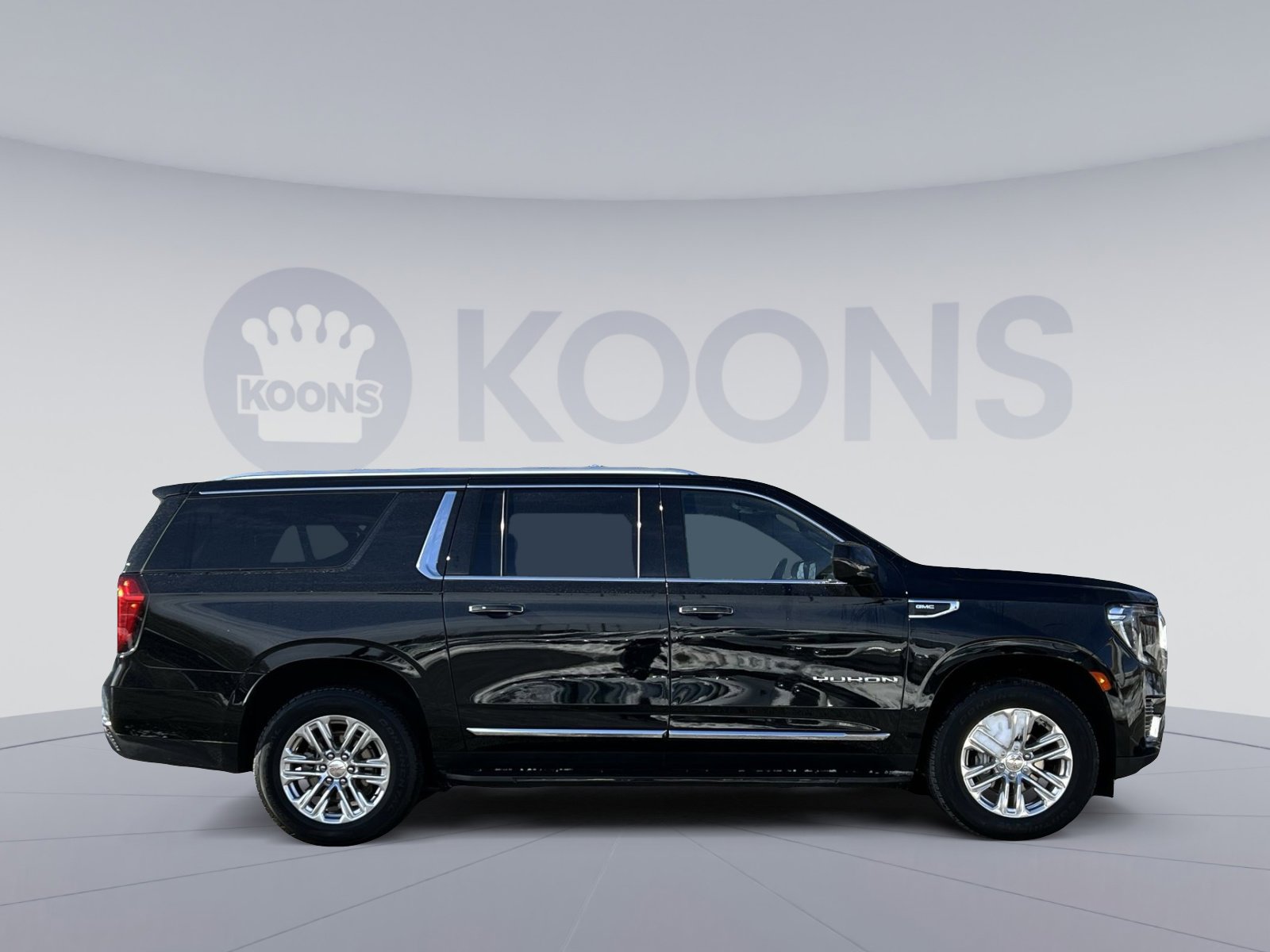 Used 2023 GMC Yukon XL SLT image 7