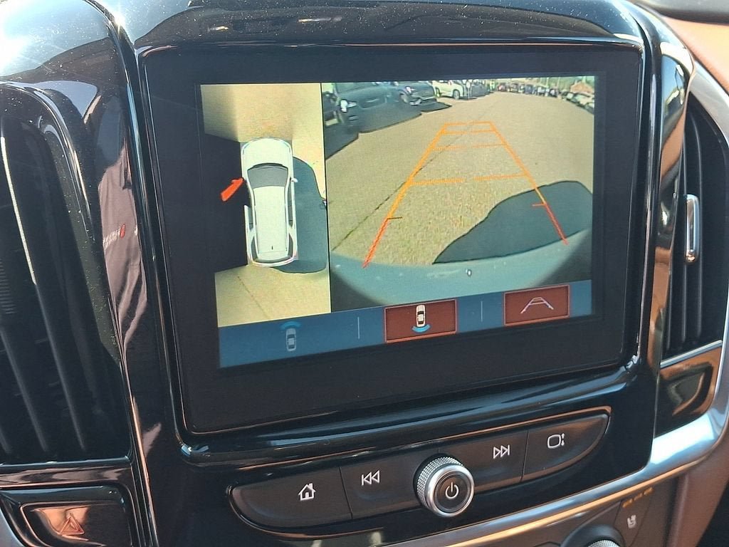 Used 2018 Chevrolet Traverse High Country AWD/4WD image 18