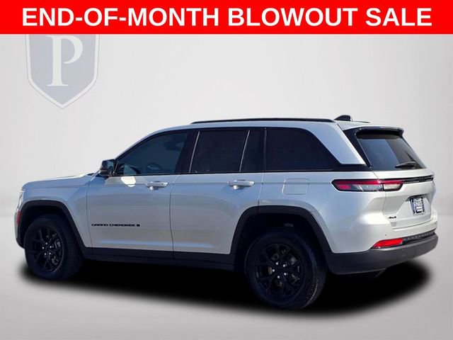 Used 2025 Jeep Grand Cherokee Altitude AWD/4WD image 9