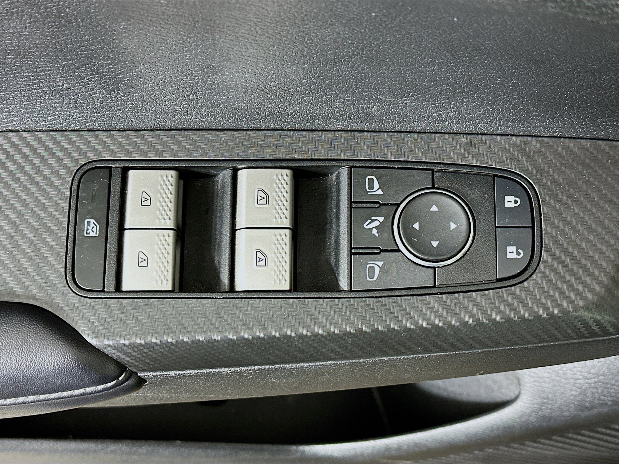 Used 2024 Mitsubishi Outlander SE image 15