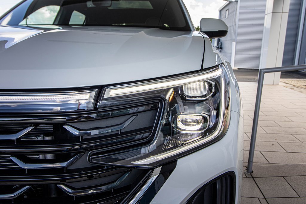 New 2026 Volkswagen Atlas Cross Sport SE image 10