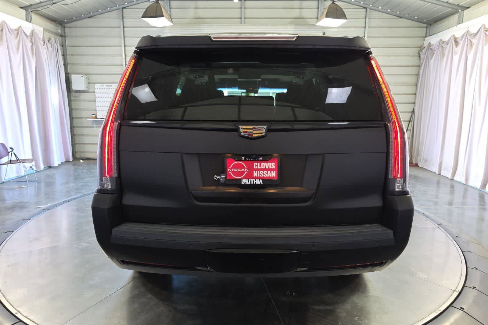 Used 2019 Cadillac Escalade Platinum w/ Escalade Sport Edition AWD/4WD image 8