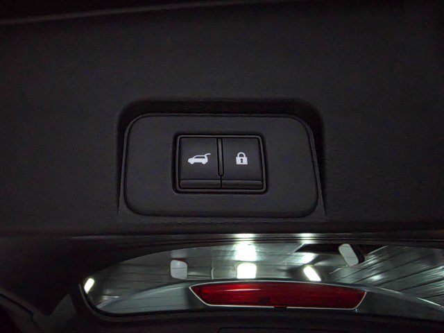 Used 2022 Nissan Rogue SV w/ SV Premium Package image 36