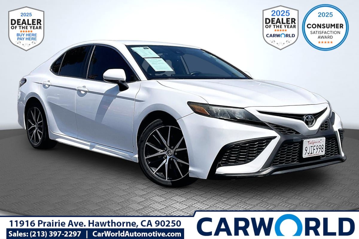 Used 2021 Toyota Camry SE FWD image 1