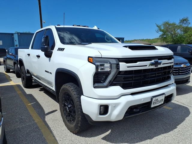 Used 2024 Chevrolet Silverado 2500 LTZ w/ LTZ Plus Package image 4