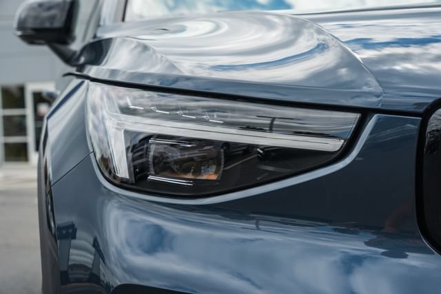 New 2026 Volvo XC40 B5 Plus w/ Climate Package AWD/4WD image 14