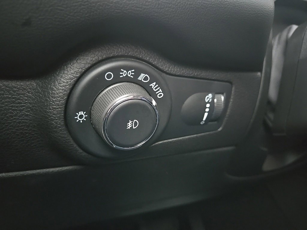 Used 2023 Dodge Durango GT image 45