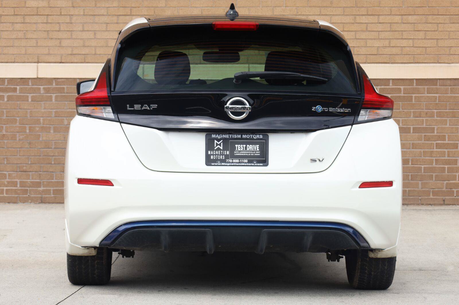 Used 2018 Nissan Leaf SV w/ SV Technology Package FWD image 7