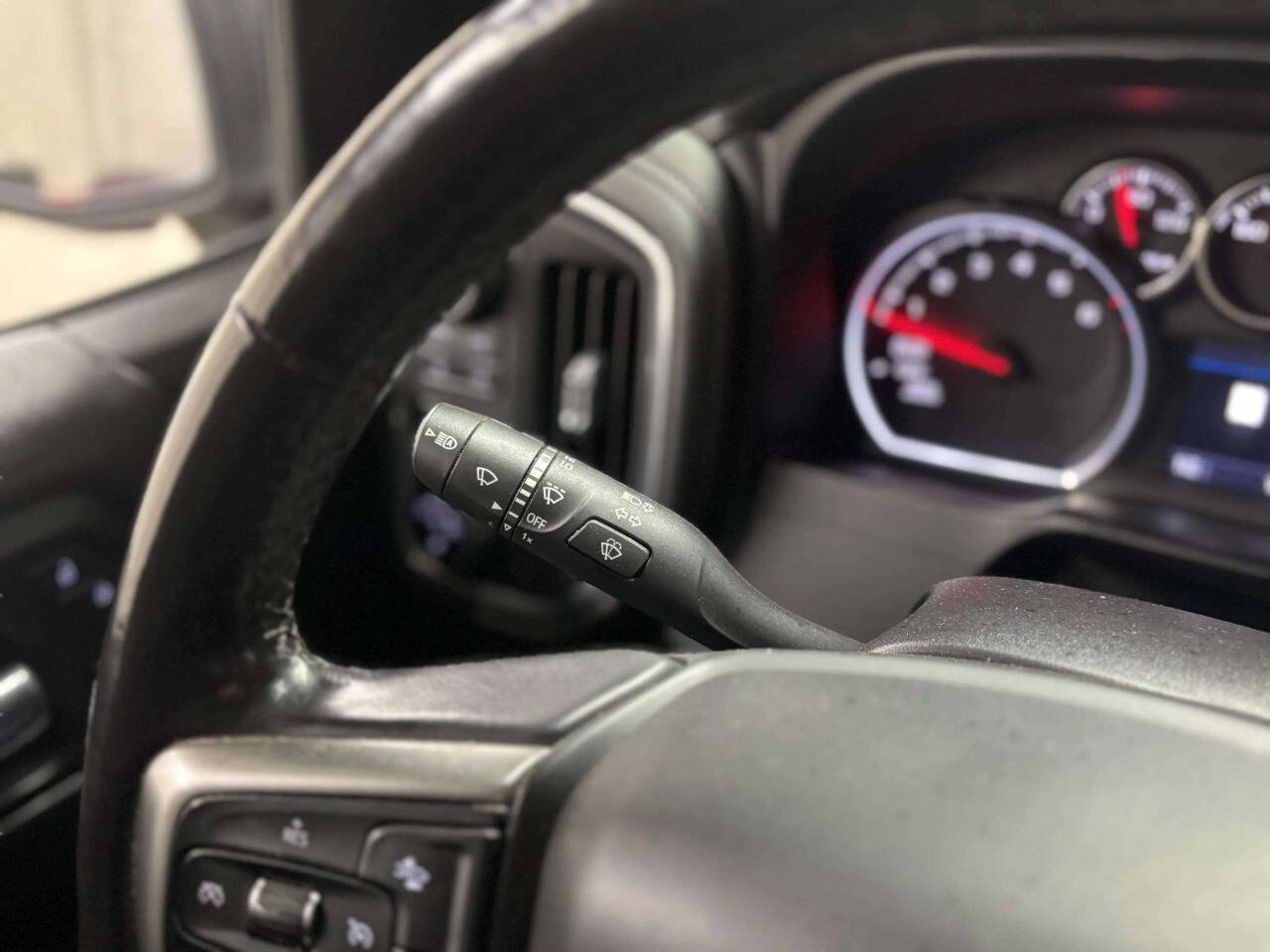 Used 2019 Chevrolet Silverado 1500 LTZ w/ LTZ Premium Package AWD/4WD image 43