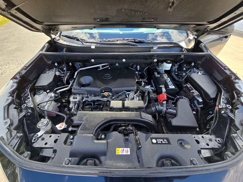 Used 2020 Toyota RAV4 LE FWD image 25