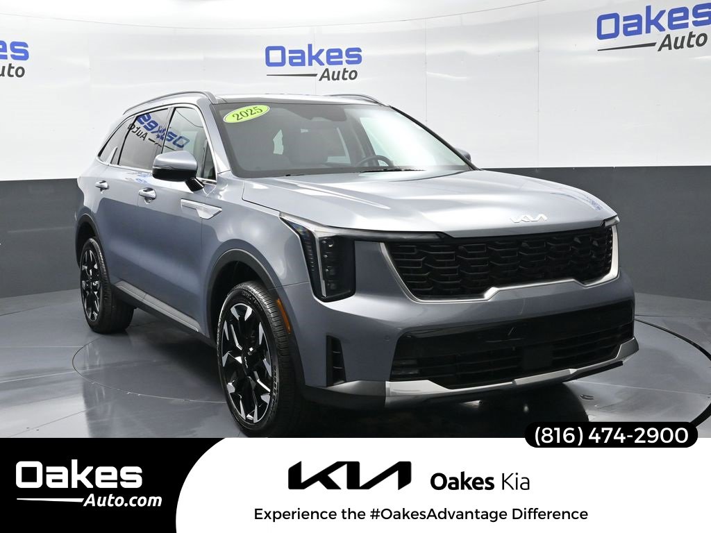 Used 2025 Kia Sorento EX w/ Panoramic Sunroof Package