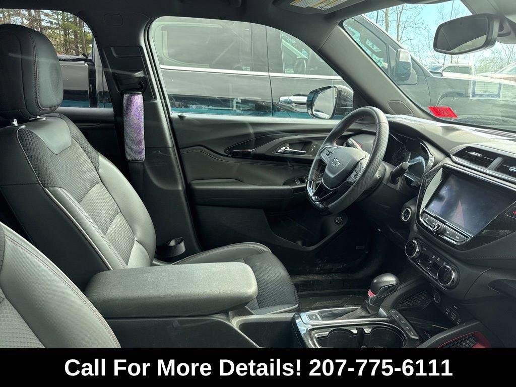 Used 2022 Chevrolet TrailBlazer RS w/ Sun and Liftgate Package AWD/4WD image 3
