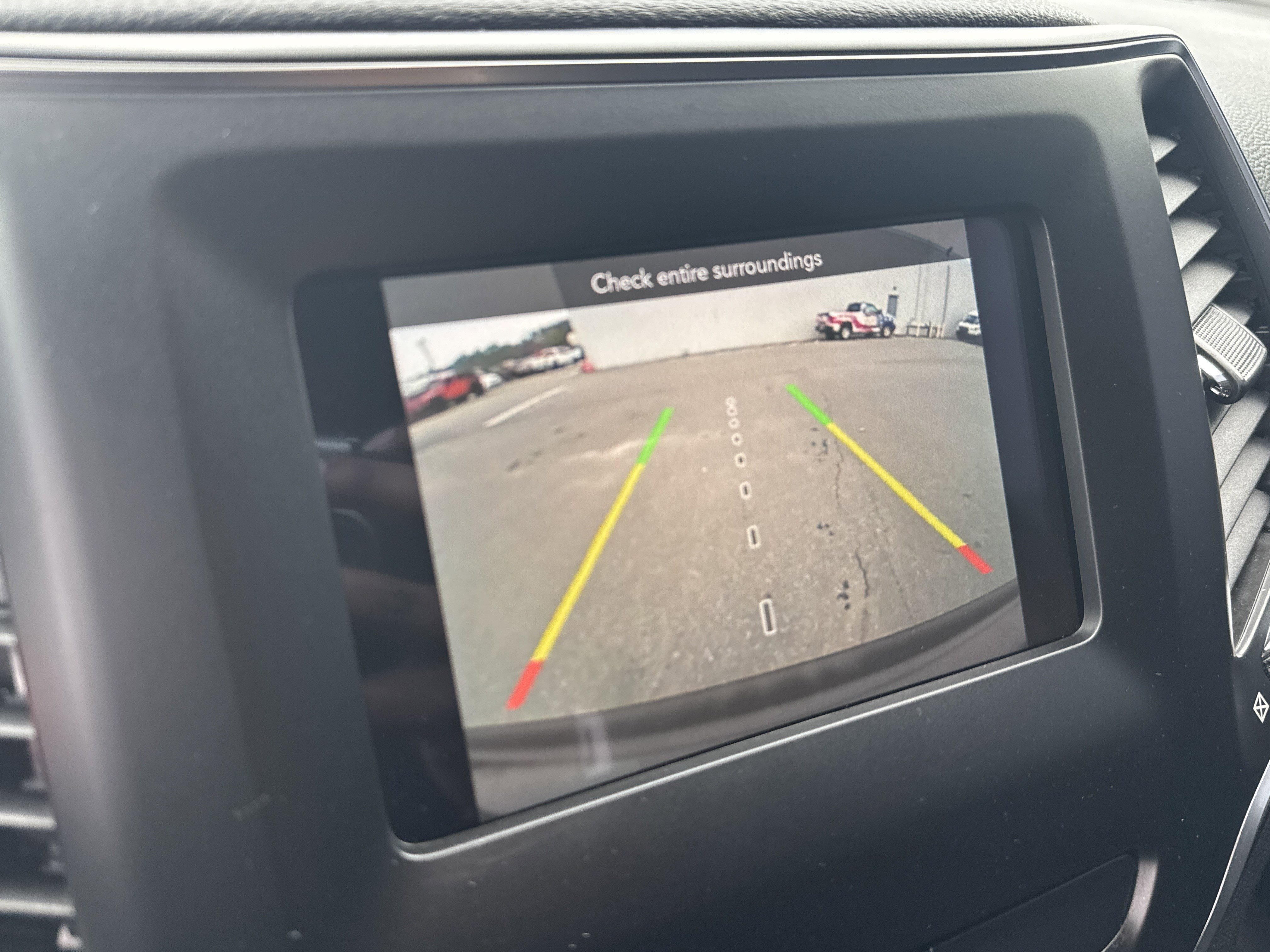 Used 2019 Jeep Cherokee Latitude w/ Popular Appearance Group image 33