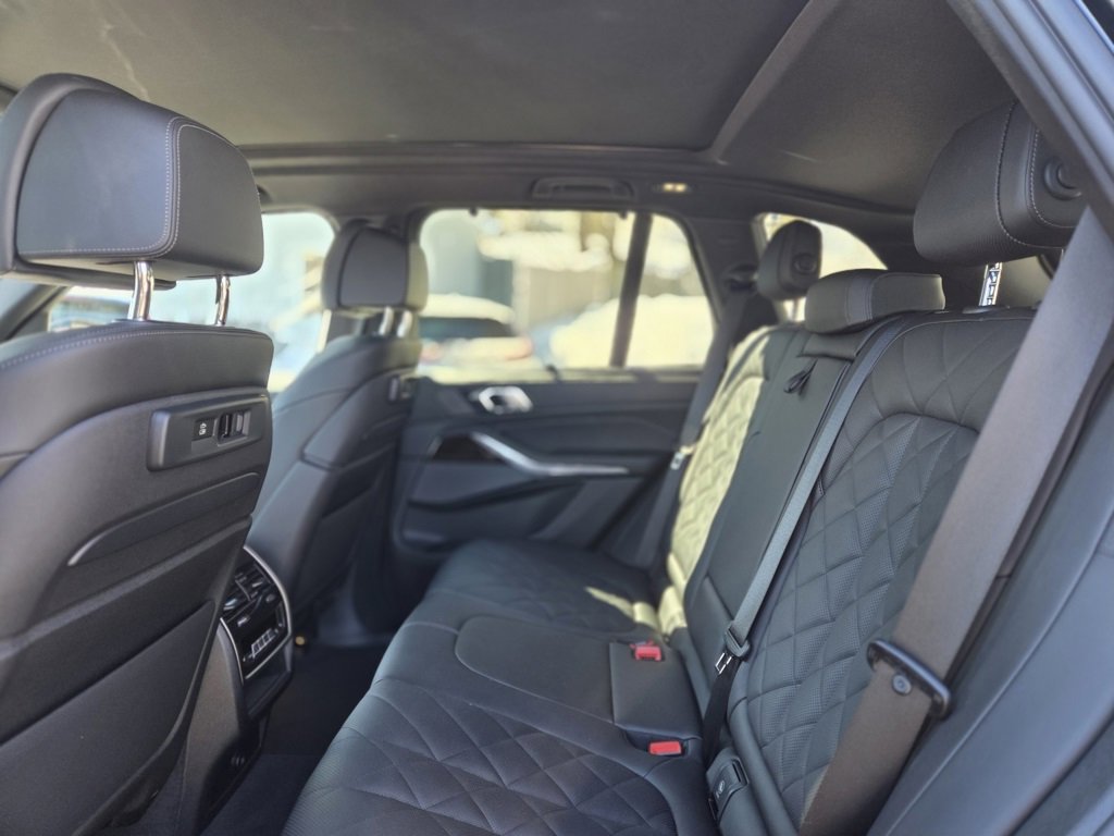 Used 2023 BMW X5 xDrive40i w/ Executive Package image 23