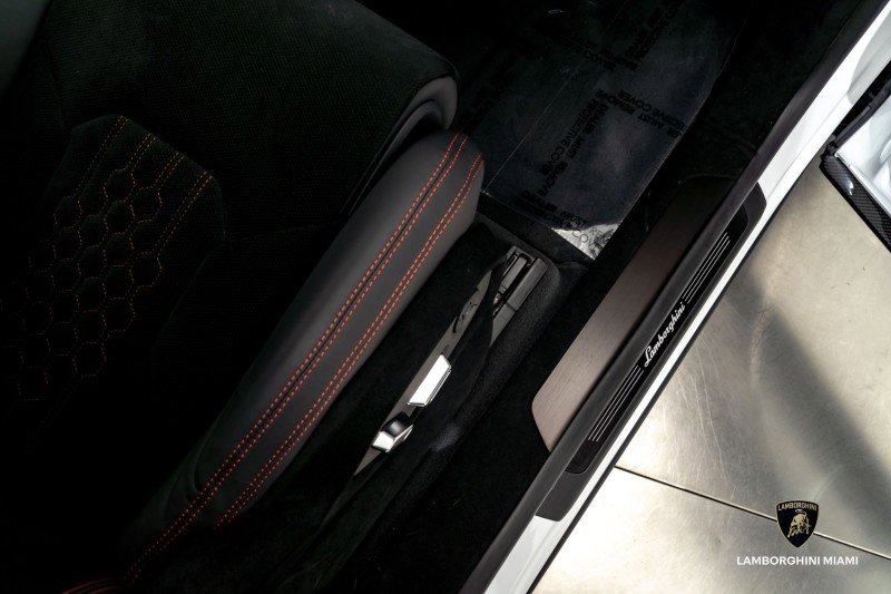 Used 2023 Lamborghini Urus Performante image 48