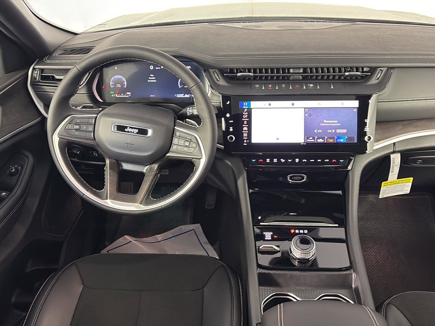 New 2026 Jeep Grand Cherokee Altitude AWD/4WD image 8