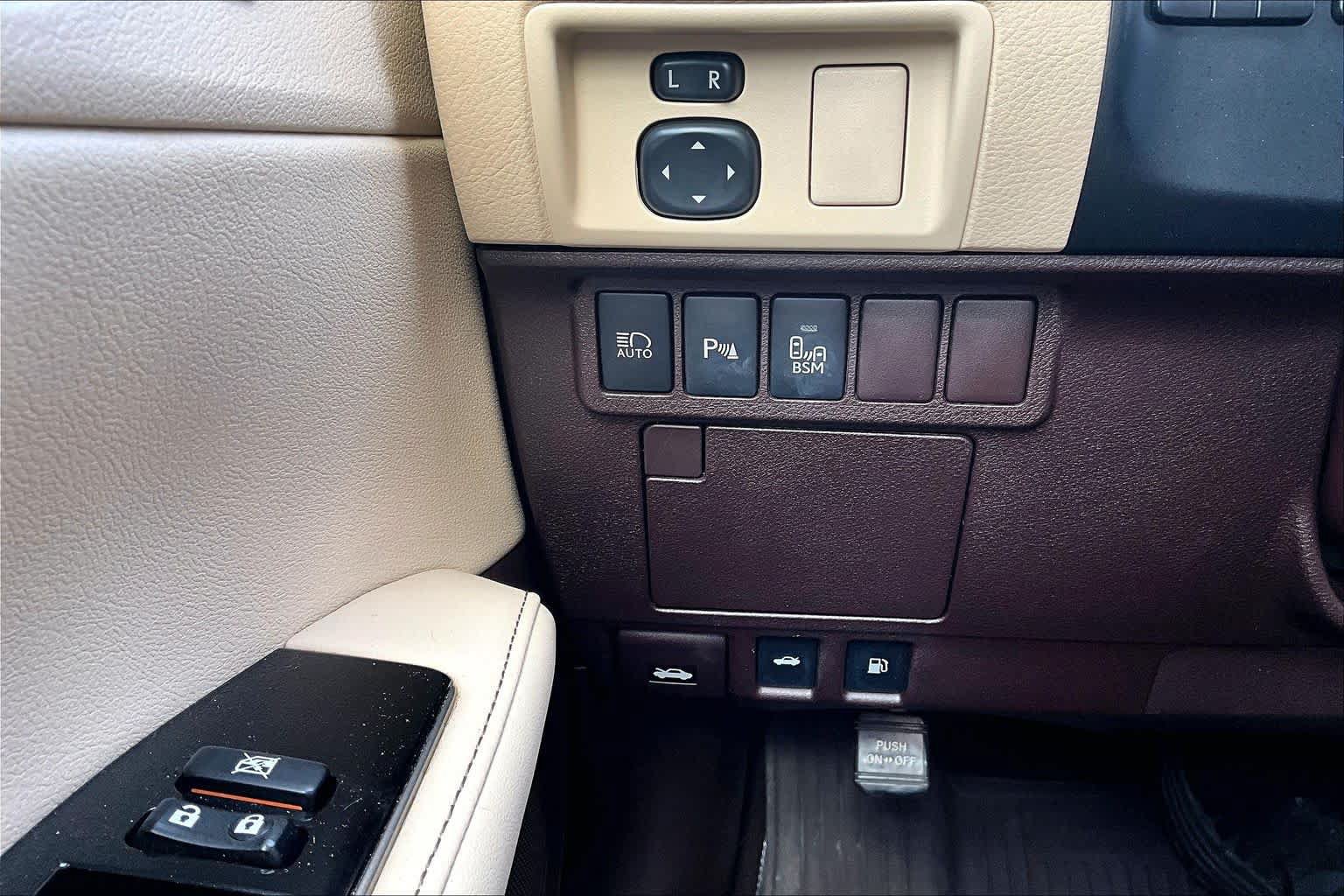 Used 2018 Lexus ES 350 w/ Navigation System Package FWD image 34