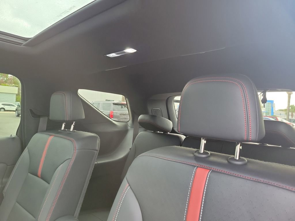 Used 2024 Chevrolet Traverse RS image 18