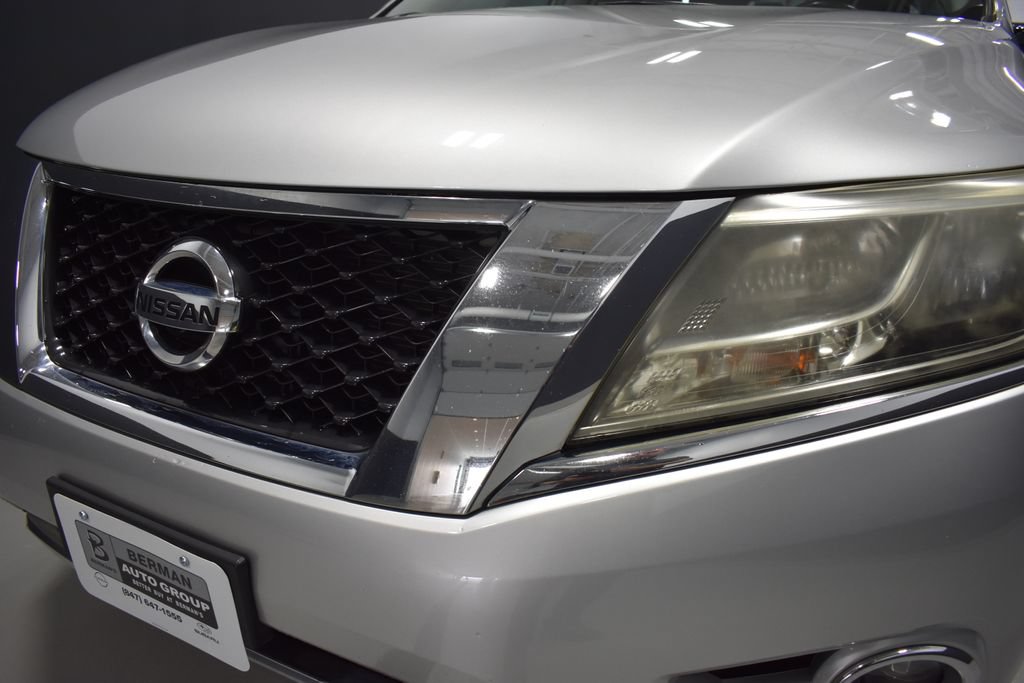 Used 2016 Nissan Pathfinder SV w/ SV Cold Weather Package AWD/4WD image 11