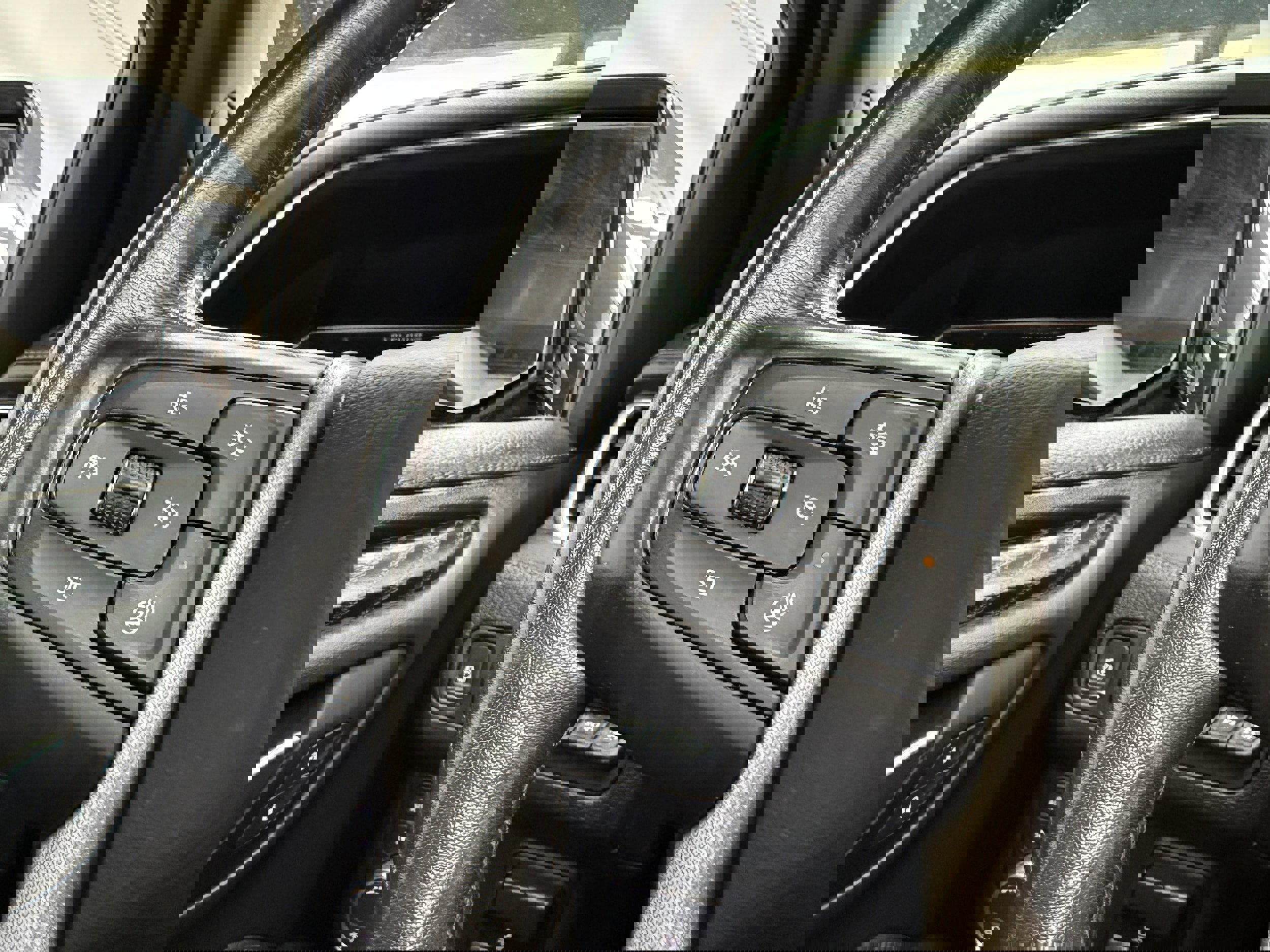 Used 2021 GMC Yukon Denali w/ Denali Premium Package image 16